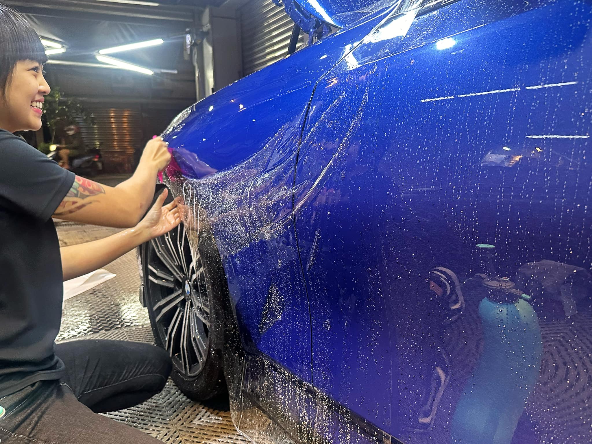 藍色車身一般包膜施工