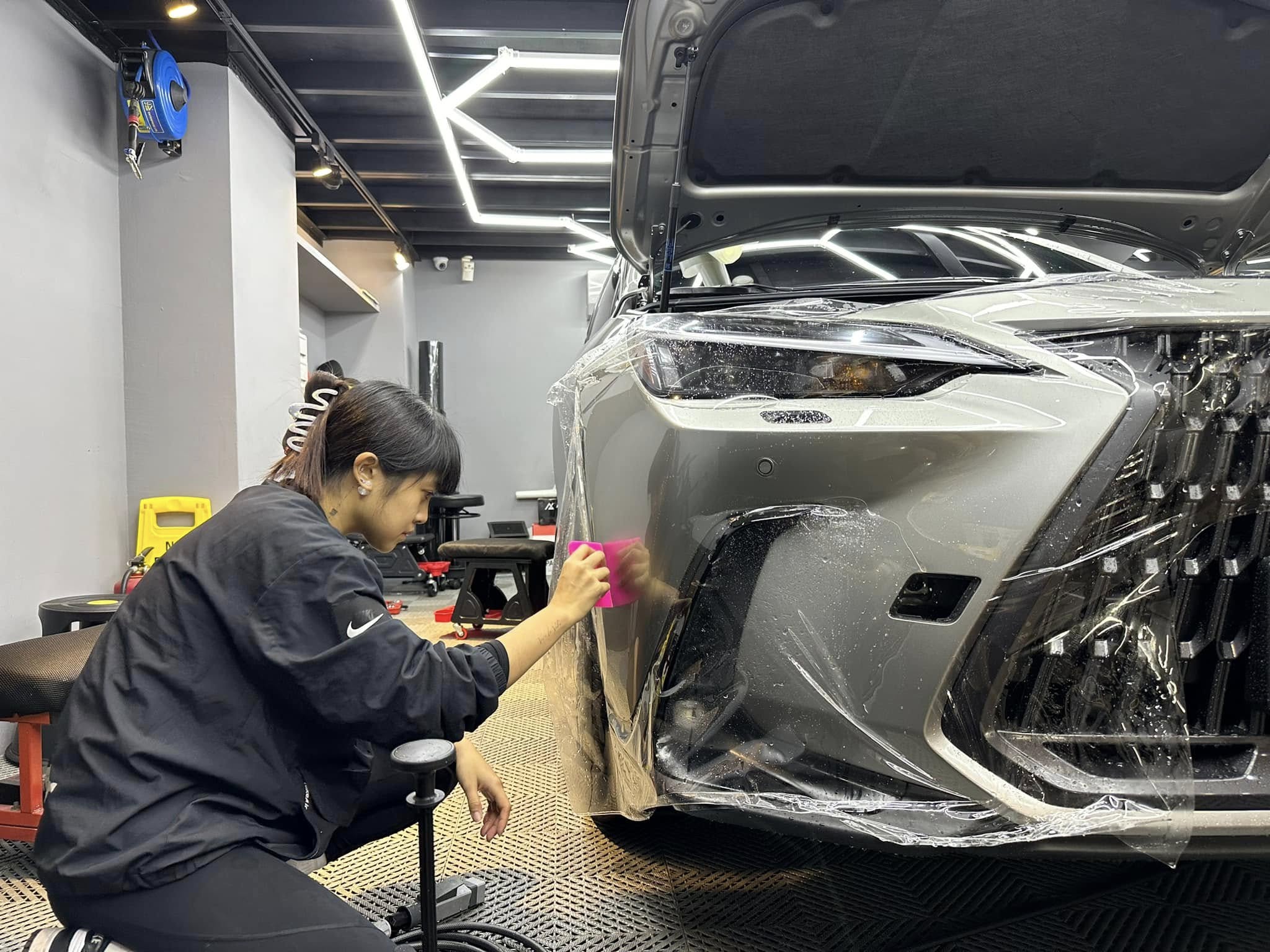 Lexus 商務休旅施工
