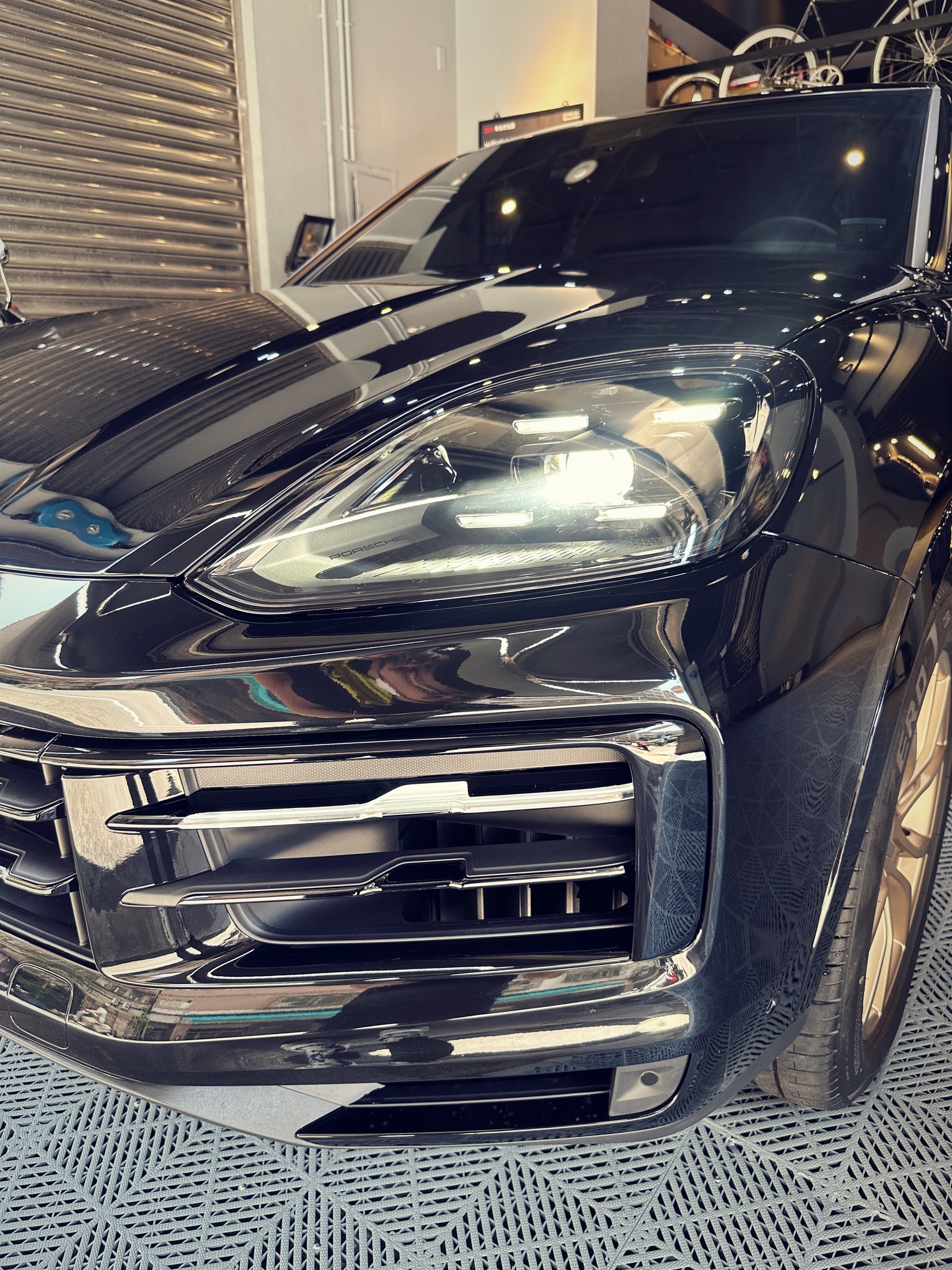 Porsche 車頭施工細節